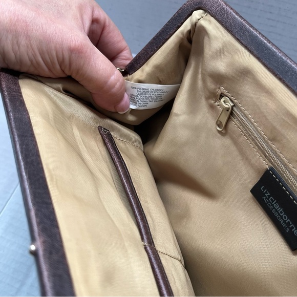 LIZ CLAIBORNE SHOULDER WITH A VINTAGE APPEAL - Picture 9 of 16